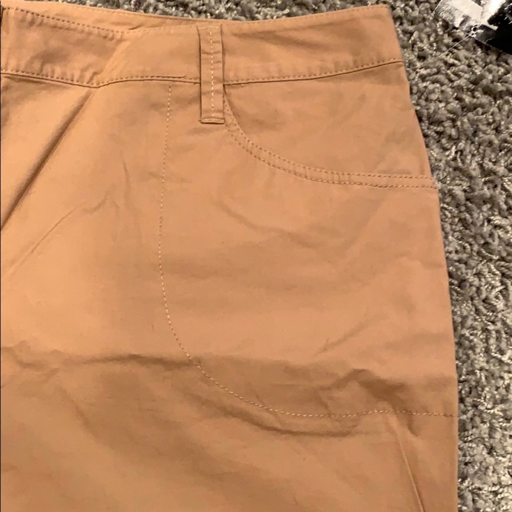 NEW Women’s Shorts 16 Axcess 😃 - Picture 2 of 6
